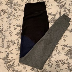 EUC Outdoor Voices 7/8 Spring Leggings